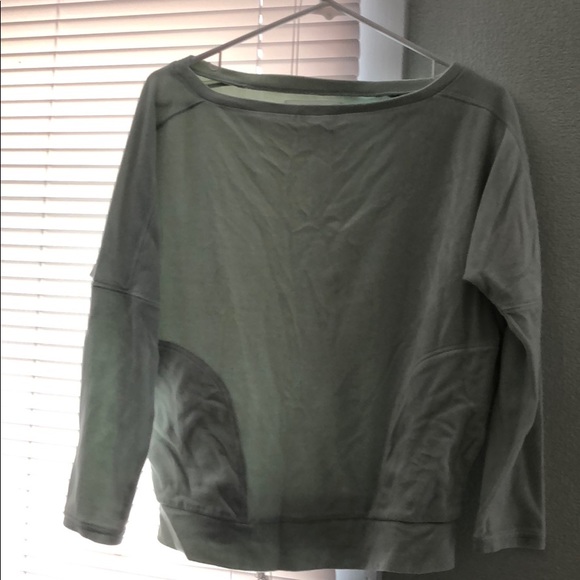 Victoria’s secret velour top xs - Picture 4 of 4